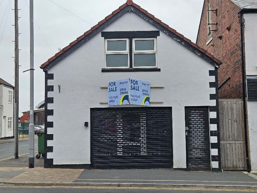 Asbestos survey in Featherstone carried out by a BOHS qualified surveyor